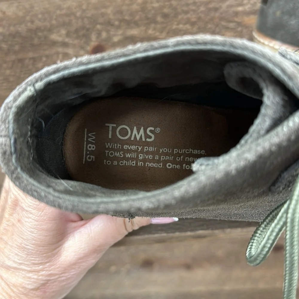 TOMS Desert Crepe wedge Ankle Boots Booties Tarmac Olive Suede Size 8.5